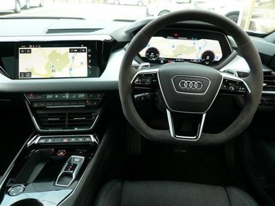 صورة 10 لـ 2023 AUDI E-TRON GT QUATTRO