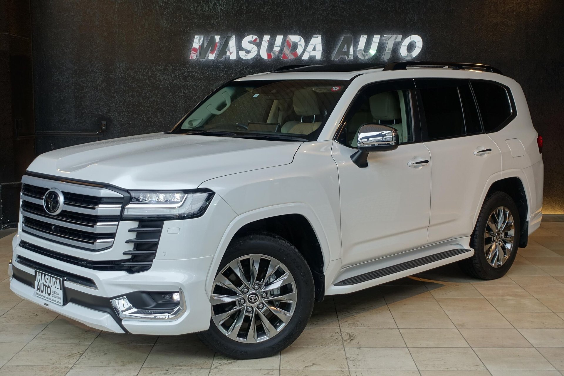 TOYOTA LAND CRUISER 300 - View 1