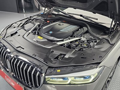 2020 BMW 7 SERIES photo 8