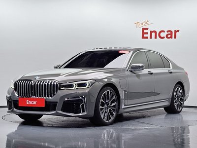 2020 BMW 7 SERIES photo 3