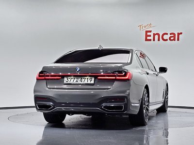 2020 BMW 7 SERIES photo 4