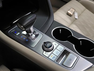 GENESIS G70 - 9