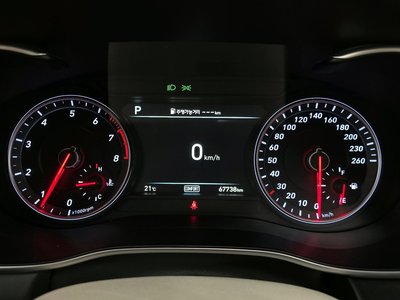 GENESIS G70 - 8