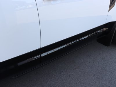 LAND ROVER DEFENDER - 7