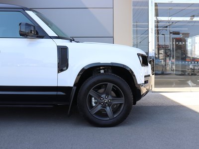 LAND ROVER DEFENDER - 6