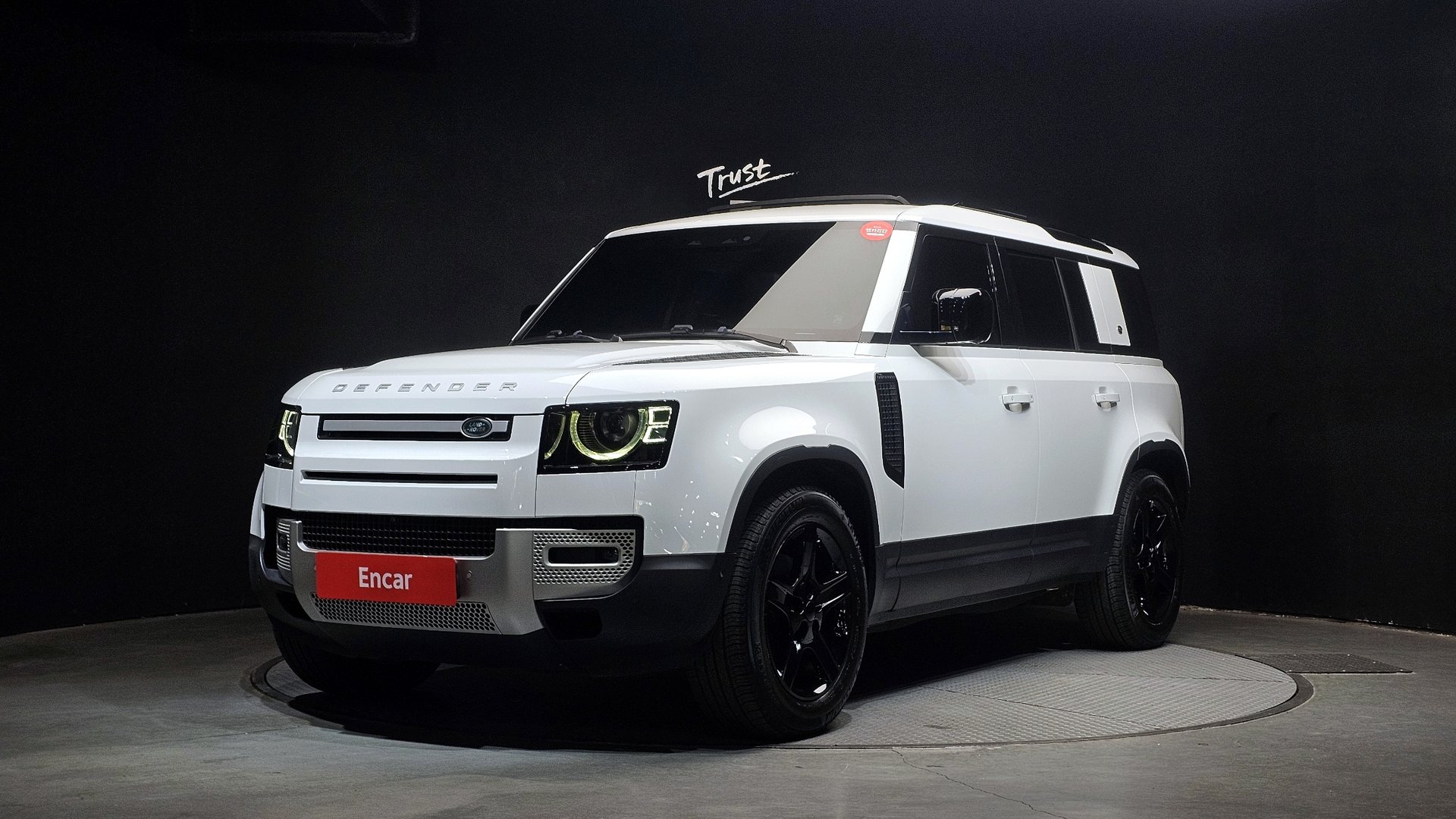 LAND ROVER DEFENDER - View 1