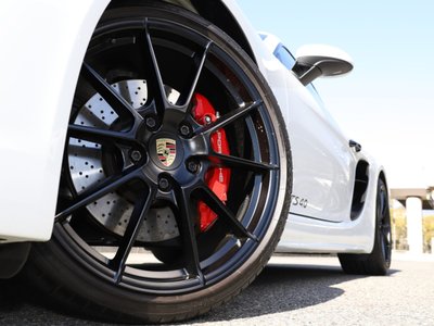 PORSCHE 718 CAYMAN - 3