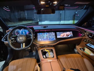 MERCEDES-BENZ E-CLASS - 8