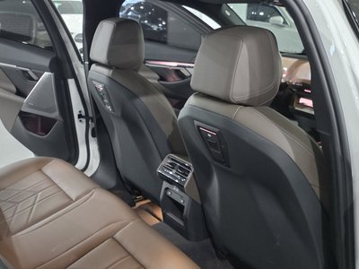 2025 BMW 5 SERIES photo 6