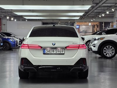 2025 BMW 5 SERIES photo 2