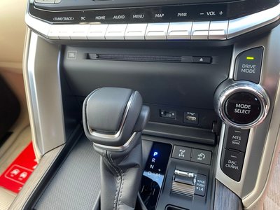 2024 Toyota LAND CRUISER 300 — миниатюра 179