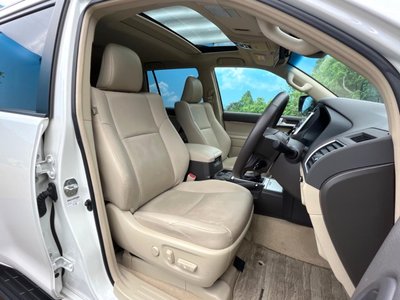 TOYOTA LAND CRUISER PRADO - 7