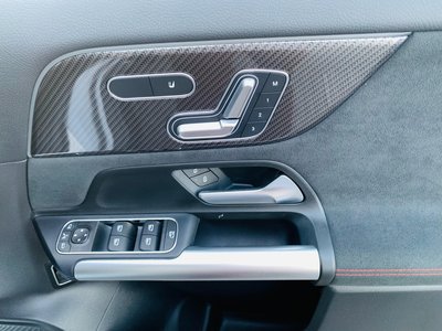 MERCEDES-BENZ GLA - 9