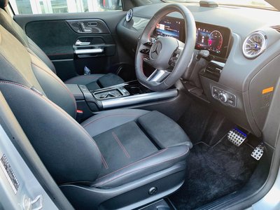 MERCEDES-BENZ GLA - 10