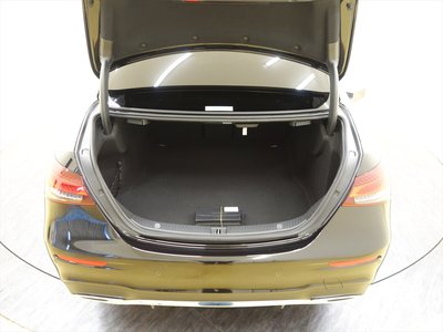 MERCEDES-BENZ E-CLASS - 6