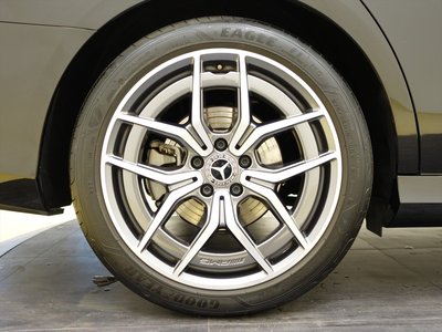 MERCEDES-BENZ E-CLASS - 9