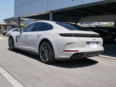 PORSCHE PANAMERA - 3