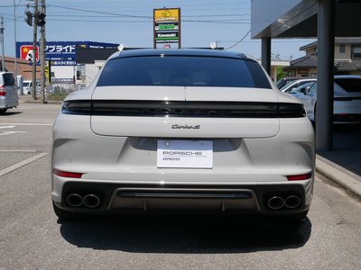 PORSCHE PANAMERA - 4
