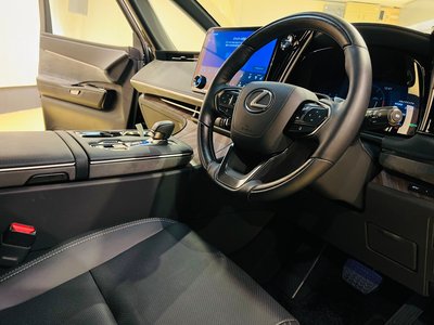 صورة مصغرة 33 لـ 2024 Lexus LM