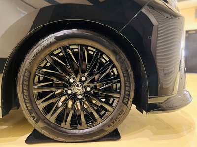صورة مصغرة 17 لـ 2024 Lexus LM