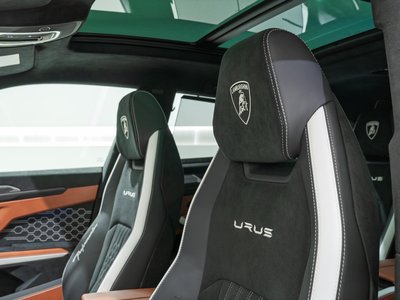 LAMBORGHINI URUS - 7