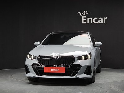 صورة 3 لـ 2025 BMW 5 SERIES