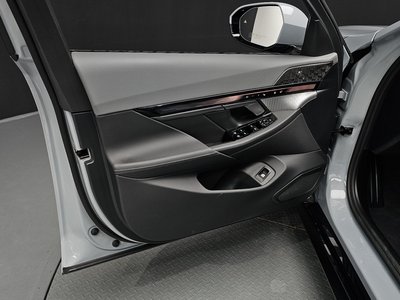 2025 BMW 5 SERIES 缩略图 14