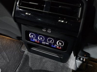 2025 BMW 5 SERIES 缩略图 35