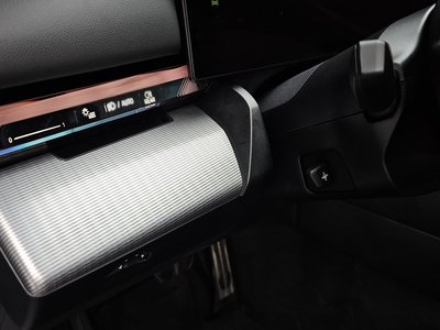2025 BMW 5 SERIES 缩略图 40