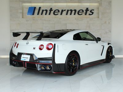 NISSAN GT-R - 4