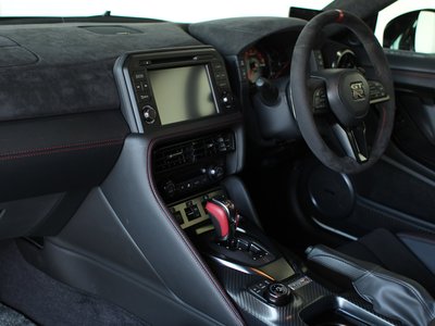 NISSAN GT-R - 6