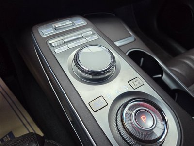 2021 Genesis GV70 thumbnail 13