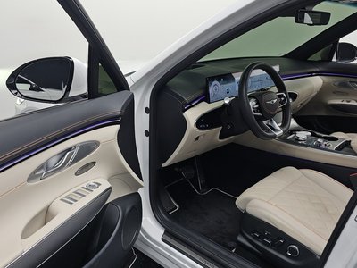 صورة 10 لـ 2024 Genesis GV70