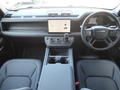 LAND ROVER DEFENDER - 2