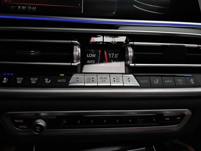 2022 BMW X6 — миниатюра 18
