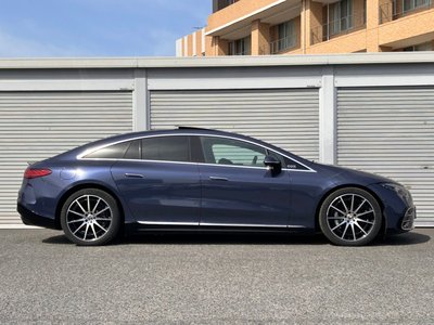 MERCEDES-BENZ EQS - 10