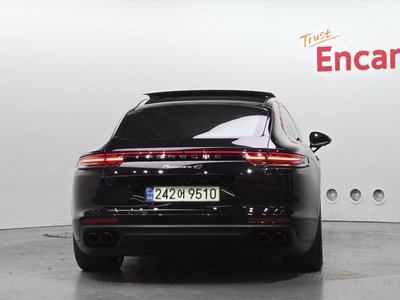 PORSCHE PANAMERA - 4