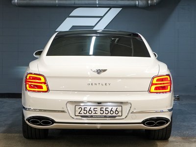 BENTLEY FLYING SPUR - 4