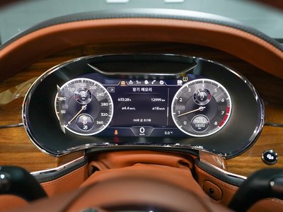 BENTLEY FLYING SPUR - 8