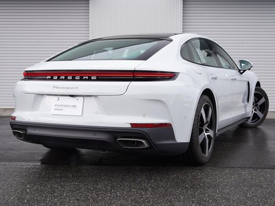 PORSCHE PANAMERA - 3