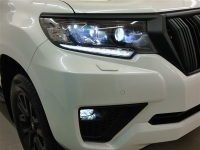 TOYOTA LAND CRUISER PRADO - 9