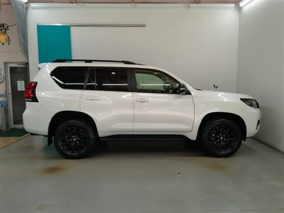 TOYOTA LAND CRUISER PRADO - 3