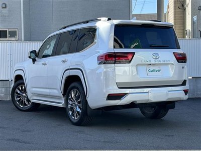 TOYOTA LAND CRUISER 300 - 9