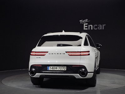 صورة 3 لـ 2022 Genesis GV70