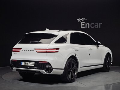 صورة 4 لـ 2022 Genesis GV70