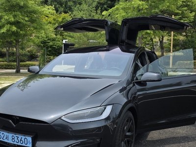 2026 TESLA MODEL X 照片 2