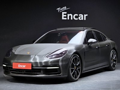 PORSCHE PANAMERA - 1