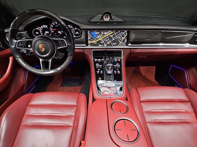 PORSCHE PANAMERA - 5