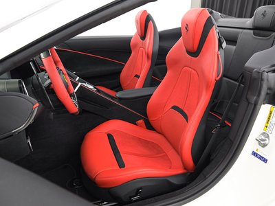 2025 Ferrari ROMA SPIDER thumbnail 15