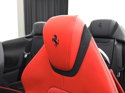 2025 Ferrari ROMA SPIDER thumbnail 16